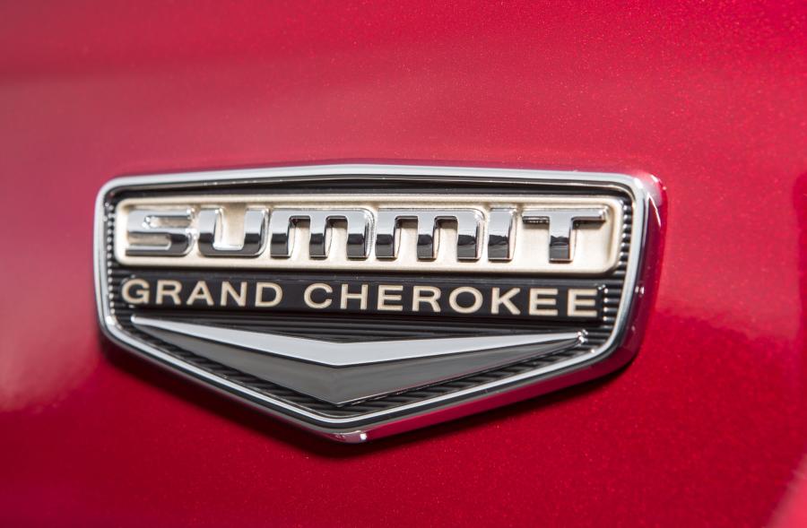  Jeep Grand Cherokee Summit 2014 года  (фото 16 из 61)